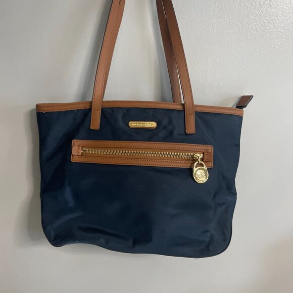 Michael Kors purse - Picture 1 of 11